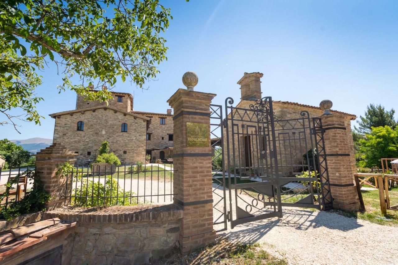 Готель Borgo Castello Panicaglia Ночера-Умбра Екстер'єр фото